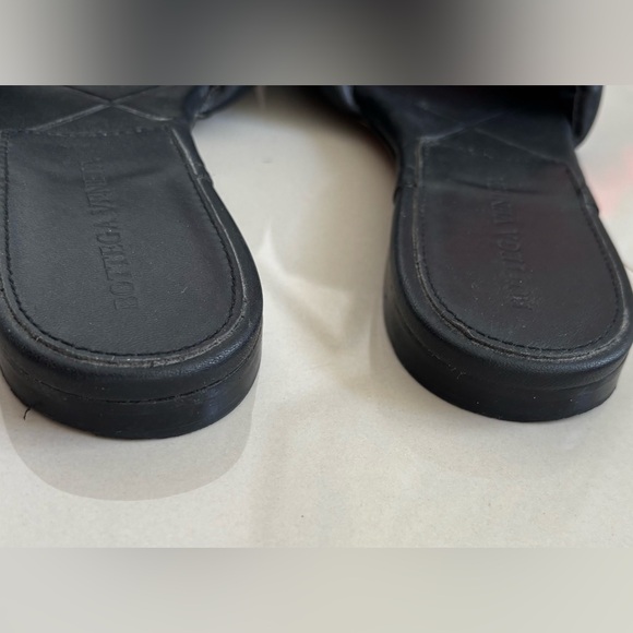 BOTTEGA VENETA Lido Flat Sandals Quilted Leather Black EU 37 - Picture 2 of 7